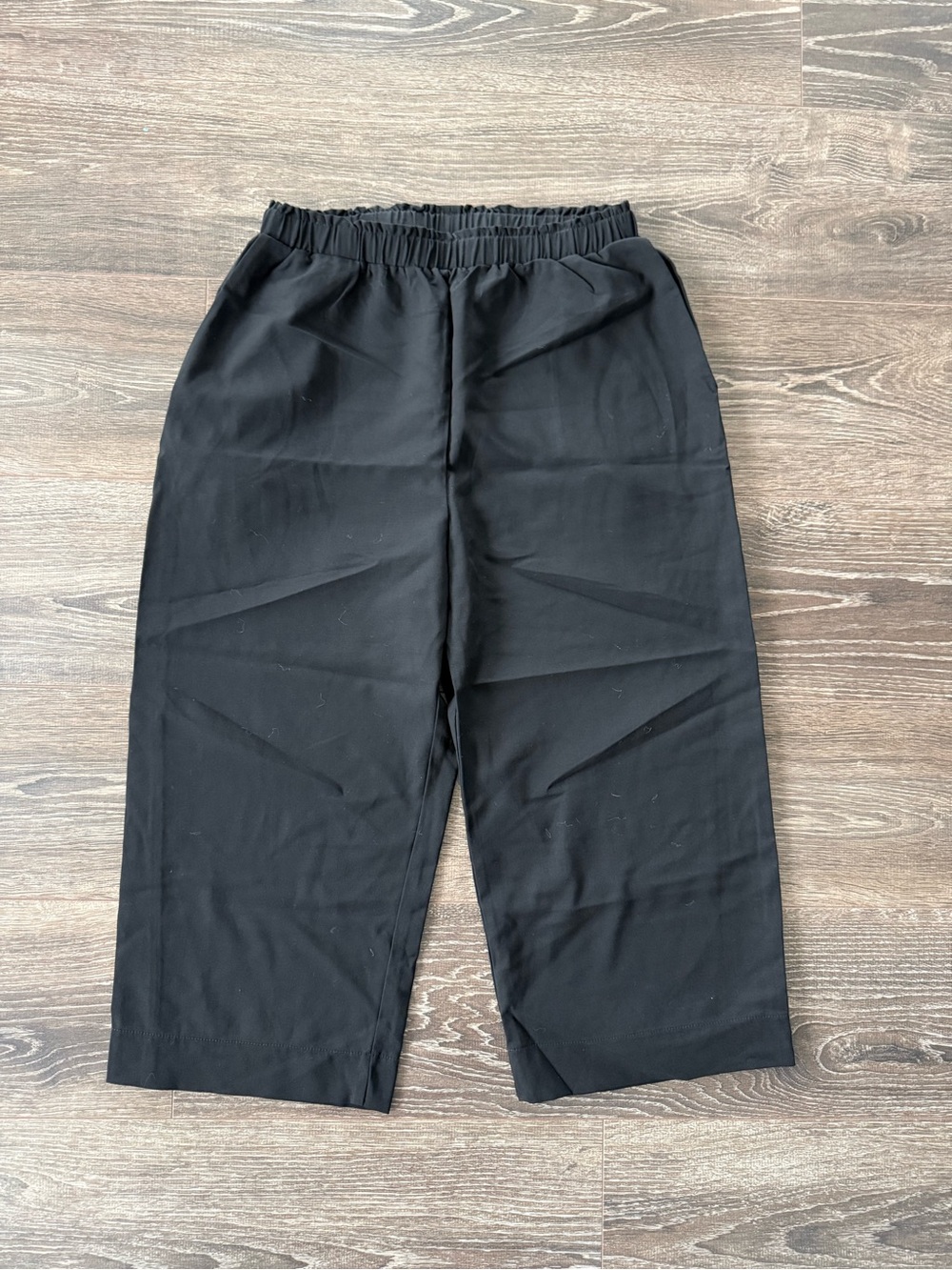 Hoi Bo Women's Black Cropped Elastic-Waist Pants